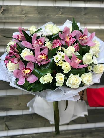 Букет цветов из: Розы и Хризантемы в Челябинске