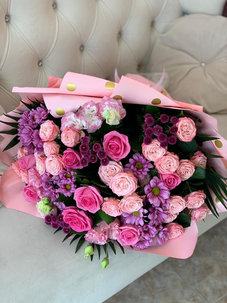 Букет цветов из: Хризантемы, Розы и Лизиантусы в Челябинске