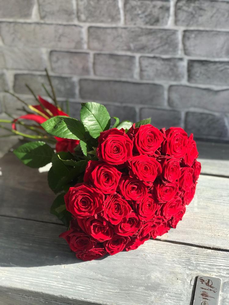 Букет Красные розы Фридом в Челябинске