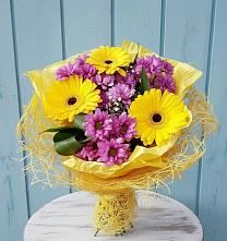 Букет цветов из:  Хризантемы и Герберы в Челябинске