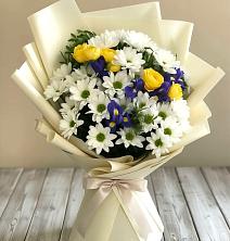 Букет цветов из:  Ирисы, Хризантемы и Розы в Челябинске