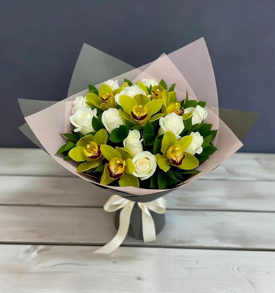 Букет цветов из: Орхидеи и Розы в Челябинске