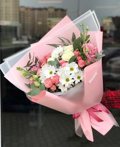 Букет цветов из: Розы, Лизиантусы и Хризантемы в Челябинске