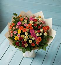 Букет Микс из разноцветных кустовых роз в Челябинске